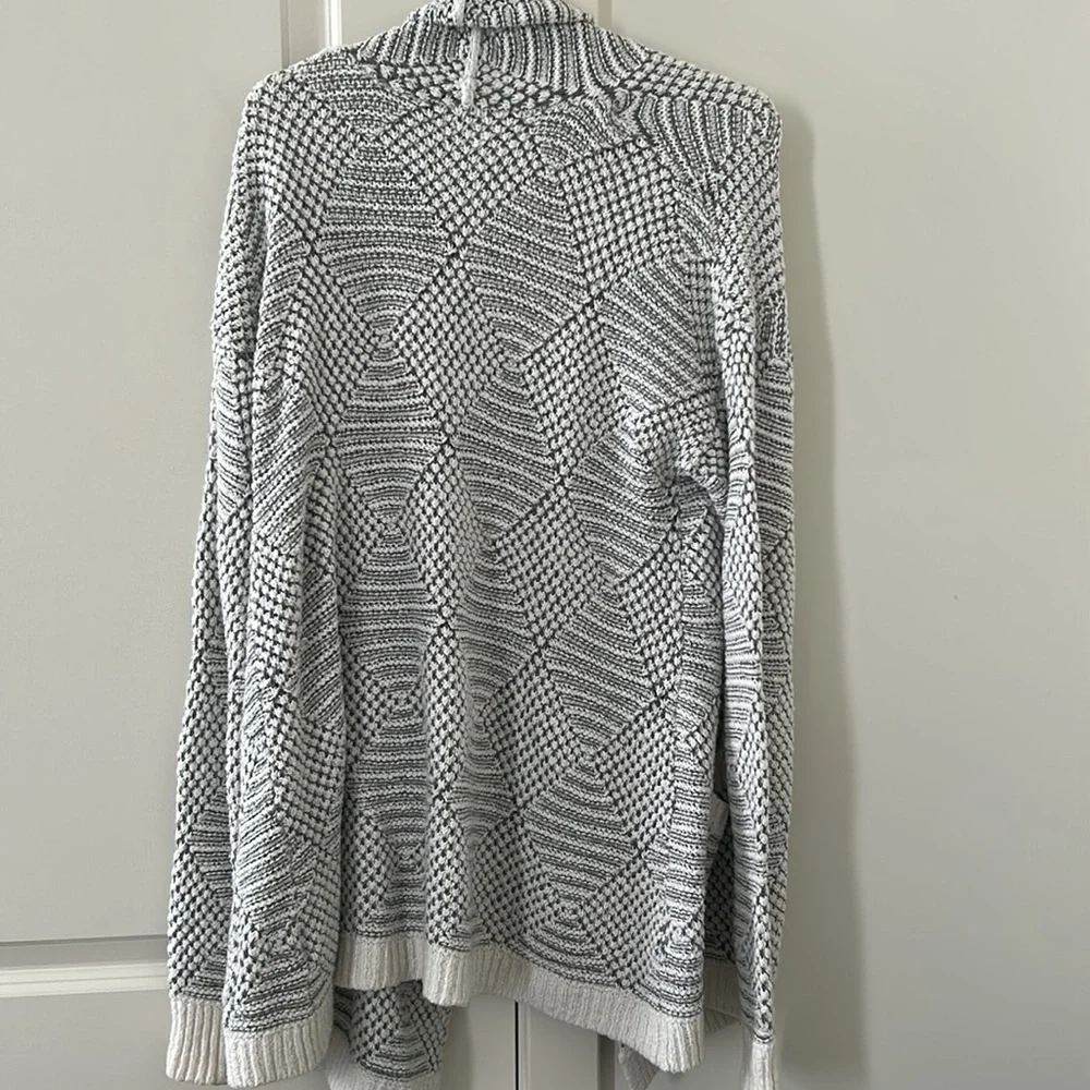 Cardigan - Picture 6 of 7
